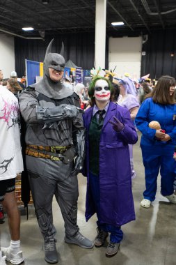 Motor City Comic Con sunuculuğunu Novi, Michigan 'daki Suburban Collection Showplace üstlendi.