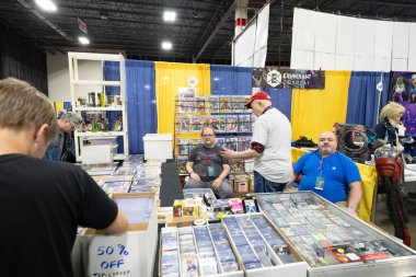 Motor City Comic Con sunuculuğunu Novi, Michigan 'daki Suburban Collection Showplace üstlendi.