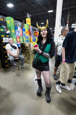 Motor City Comic Con sunuculuğunu Novi, Michigan 'daki Suburban Collection Showplace üstlendi.