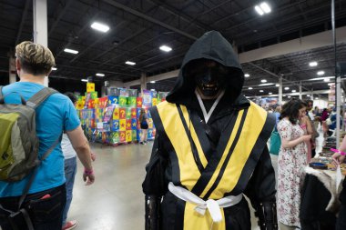 Motor City Comic Con sunuculuğunu Novi, Michigan 'daki Suburban Collection Showplace üstlendi.