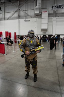 Motor City Comic Con sunuculuğunu Novi, Michigan 'daki Suburban Collection Showplace üstlendi.