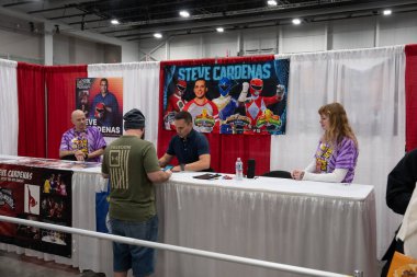 Motor City Comic Con sunuculuğunu Novi, Michigan 'daki Suburban Collection Showplace üstlendi.