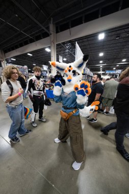 Motor City Comic Con sunuculuğunu Novi, Michigan 'daki Suburban Collection Showplace üstlendi.