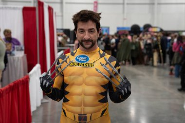 Motor City Comic Con sunuculuğunu Novi, Michigan 'daki Suburban Collection Showplace üstlendi.