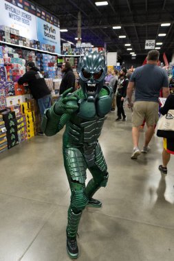 Motor City Comic Con sunuculuğunu Novi, Michigan 'daki Suburban Collection Showplace üstlendi.