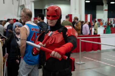 Motor City Comic Con sunuculuğunu Novi, Michigan 'daki Suburban Collection Showplace üstlendi.