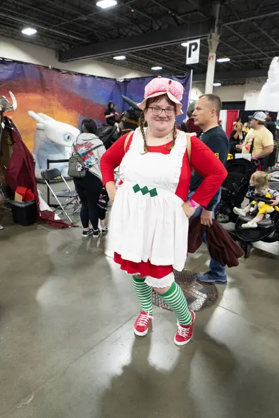 Motor City Comic Con sunuculuğunu Novi, Michigan 'daki Suburban Collection Showplace üstlendi.