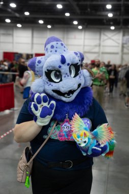 Motor City Comic Con sunuculuğunu Novi, Michigan 'daki Suburban Collection Showplace üstlendi.