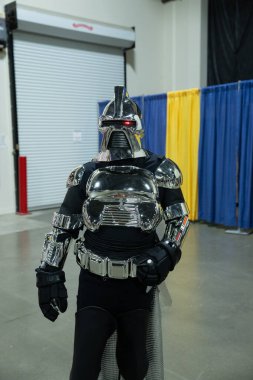 Motor City Comic Con sunuculuğunu Novi, Michigan 'daki Suburban Collection Showplace üstlendi.