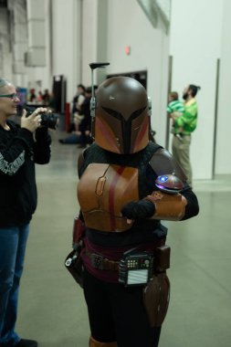 Motor City Comic Con sunuculuğunu Novi, Michigan 'daki Suburban Collection Showplace üstlendi.