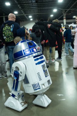 Motor City Comic Con sunuculuğunu Novi, Michigan 'daki Suburban Collection Showplace üstlendi.