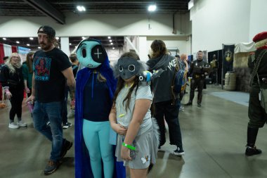 Motor City Comic Con sunuculuğunu Novi, Michigan 'daki Suburban Collection Showplace üstlendi.