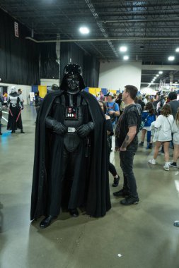 Motor City Comic Con sunuculuğunu Novi, Michigan 'daki Suburban Collection Showplace üstlendi.