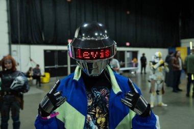 Motor City Comic Con sunuculuğunu Novi, Michigan 'daki Suburban Collection Showplace üstlendi.