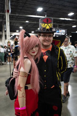 Motor City Comic Con sunuculuğunu Novi, Michigan 'daki Suburban Collection Showplace üstlendi.