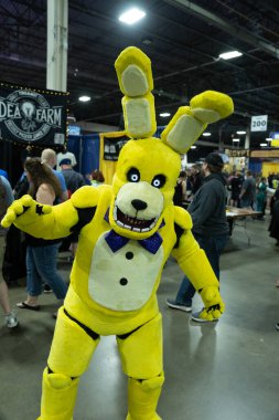 Motor City Comic Con sunuculuğunu Novi, Michigan 'daki Suburban Collection Showplace üstlendi.