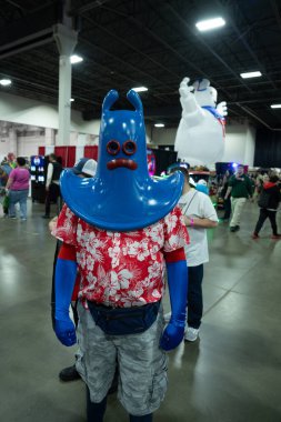 Motor City Comic Con sunuculuğunu Novi, Michigan 'daki Suburban Collection Showplace üstlendi.