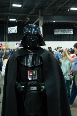 Motor City Comic Con sunuculuğunu Novi, Michigan 'daki Suburban Collection Showplace üstlendi.