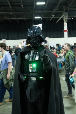 Motor City Comic Con sunuculuğunu Novi, Michigan 'daki Suburban Collection Showplace üstlendi.