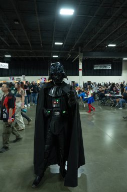 Motor City Comic Con sunuculuğunu Novi, Michigan 'daki Suburban Collection Showplace üstlendi.