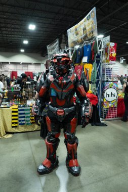 Motor City Comic Con sunuculuğunu Novi, Michigan 'daki Suburban Collection Showplace üstlendi.