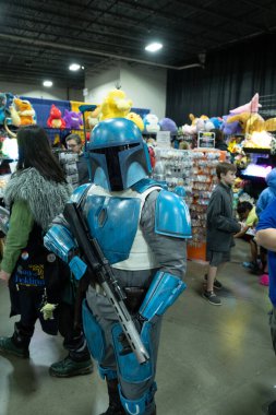 Motor City Comic Con sunuculuğunu Novi, Michigan 'daki Suburban Collection Showplace üstlendi.