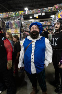 Motor City Comic Con sunuculuğunu Novi, Michigan 'daki Suburban Collection Showplace üstlendi.