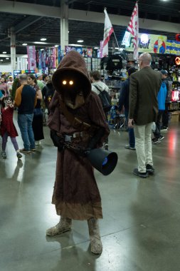 Motor City Comic Con sunuculuğunu Novi, Michigan 'daki Suburban Collection Showplace üstlendi.