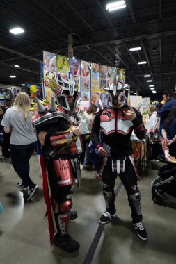Motor City Comic Con sunuculuğunu Novi, Michigan 'daki Suburban Collection Showplace üstlendi.