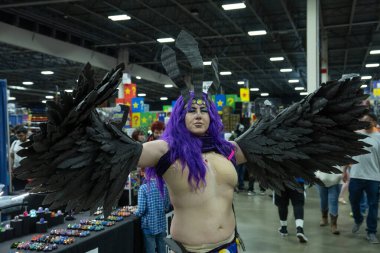 Motor City Comic Con sunuculuğunu Novi, Michigan 'daki Suburban Collection Showplace üstlendi.