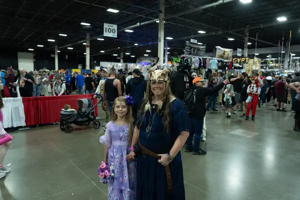 Motor City Comic Con sunuculuğunu Novi, Michigan 'daki Suburban Collection Showplace üstlendi.