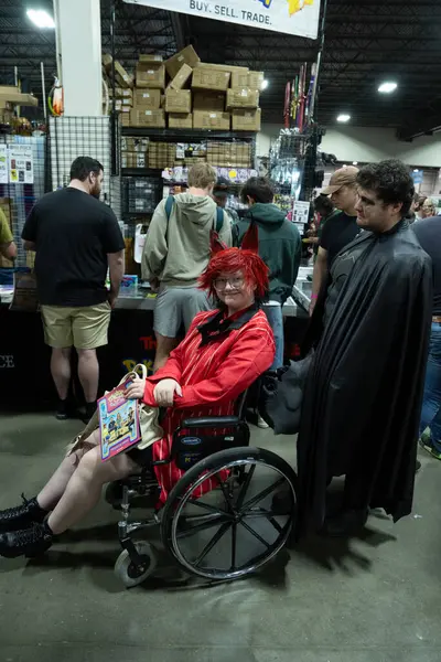 Motor City Comic Con sunuculuğunu Novi, Michigan 'daki Suburban Collection Showplace üstlendi.