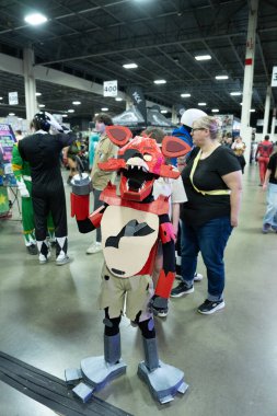 Motor City Comic Con sunuculuğunu Novi, Michigan 'daki Suburban Collection Showplace üstlendi.