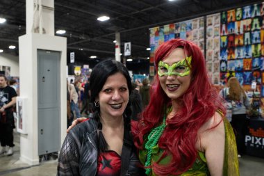 Motor City Comic Con sunuculuğunu Novi, Michigan 'daki Suburban Collection Showplace üstlendi.