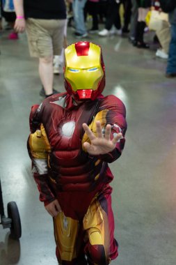 Motor City Comic Con sunuculuğunu Novi, Michigan 'daki Suburban Collection Showplace üstlendi.