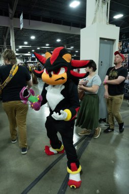 Motor City Comic Con sunuculuğunu Novi, Michigan 'daki Suburban Collection Showplace üstlendi.