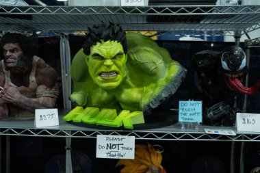 Motor City Comic Con sunuculuğunu Novi, Michigan 'daki Suburban Collection Showplace üstlendi.