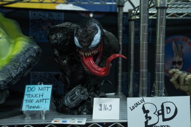 Motor City Comic Con sunuculuğunu Novi, Michigan 'daki Suburban Collection Showplace üstlendi.