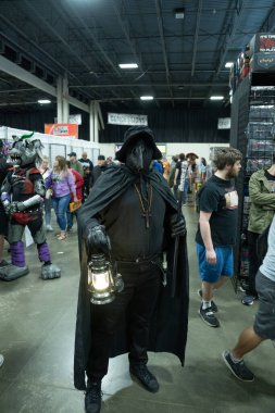 Motor City Comic Con sunuculuğunu Novi, Michigan 'daki Suburban Collection Showplace üstlendi.