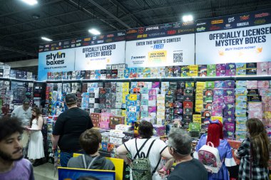 Motor City Comic Con sunuculuğunu Novi, Michigan 'daki Suburban Collection Showplace üstlendi.