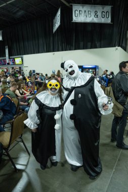 Motor City Comic Con sunuculuğunu Novi, Michigan 'daki Suburban Collection Showplace üstlendi.