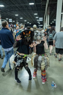 Motor City Comic Con sunuculuğunu Novi, Michigan 'daki Suburban Collection Showplace üstlendi.