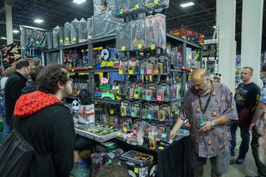 Motor City Comic Con sunuculuğunu Novi, Michigan 'daki Suburban Collection Showplace üstlendi.