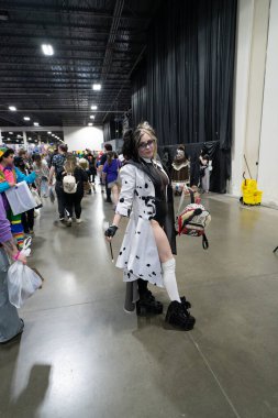 Motor City Comic Con sunuculuğunu Novi, Michigan 'daki Suburban Collection Showplace üstlendi.