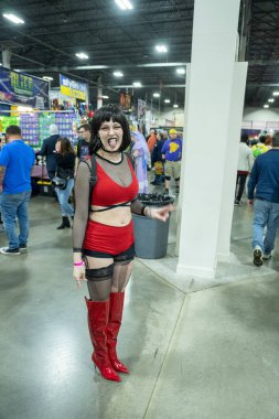 Motor City Comic Con sunuculuğunu Novi, Michigan 'daki Suburban Collection Showplace üstlendi.