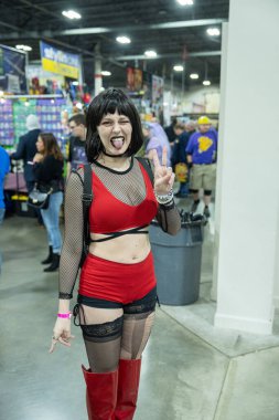 Motor City Comic Con sunuculuğunu Novi, Michigan 'daki Suburban Collection Showplace üstlendi.