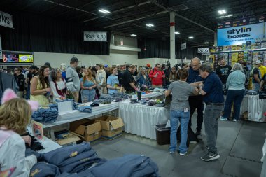 Motor City Comic Con sunuculuğunu Novi, Michigan 'daki Suburban Collection Showplace üstlendi.