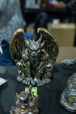 Motor City Comic Con sunuculuğunu Novi, Michigan 'daki Suburban Collection Showplace üstlendi.