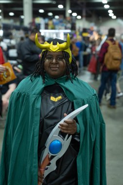 Motor City Comic Con sunuculuğunu Novi, Michigan 'daki Suburban Collection Showplace üstlendi.