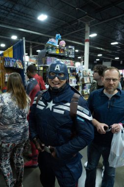 Motor City Comic Con sunuculuğunu Novi, Michigan 'daki Suburban Collection Showplace üstlendi.